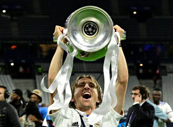 Luka Modric Real Madrid Renueva 2022 - 2023