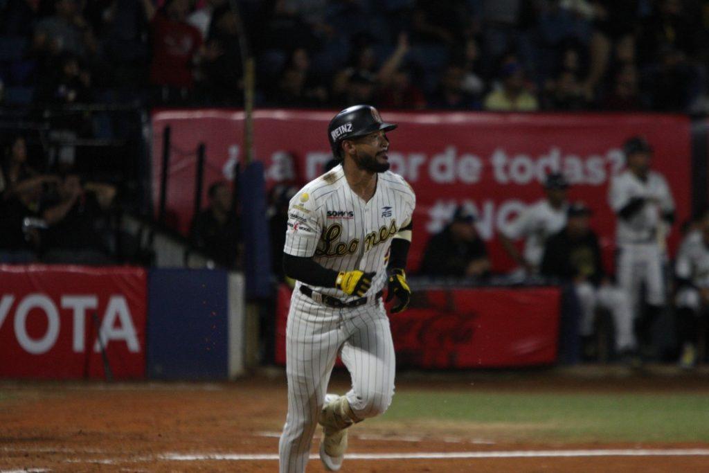 José Rondón atraviesa una fantástica temporada con Leones del Caracas