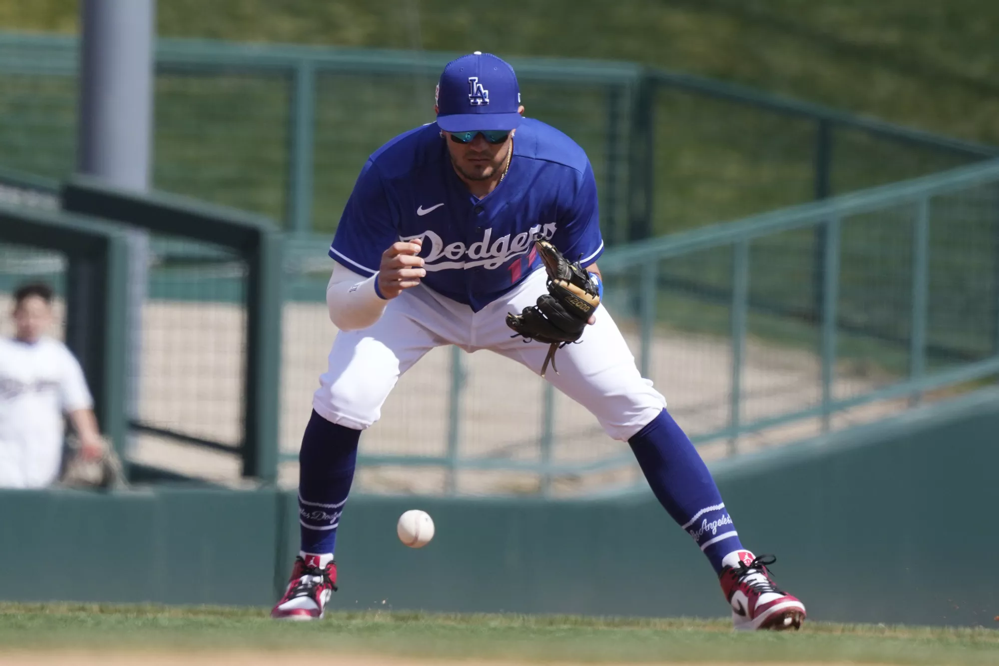 Miguel Rojas se retira del Clásico para asumir rol de campocorto titular con Dodgers