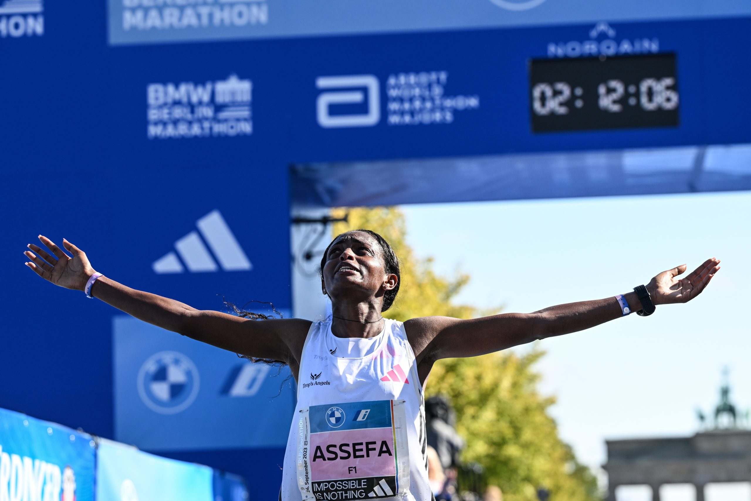 Tigist Assefa en el Maratón de Berlín 2023